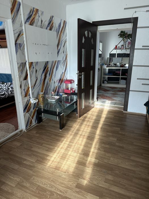 Inchiriez trei camere la curte Afumati Ilfov