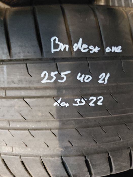 255/40/21"Bridestone 2бр.гуми дот2022