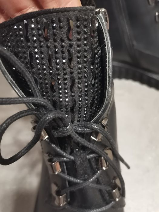 Нови дамски зимни боти номер 38