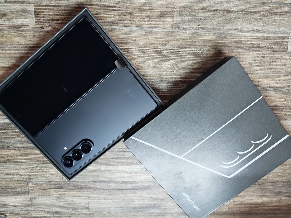 Нов Samsung Galaxy Fold7 Jetblack 24м гаранция