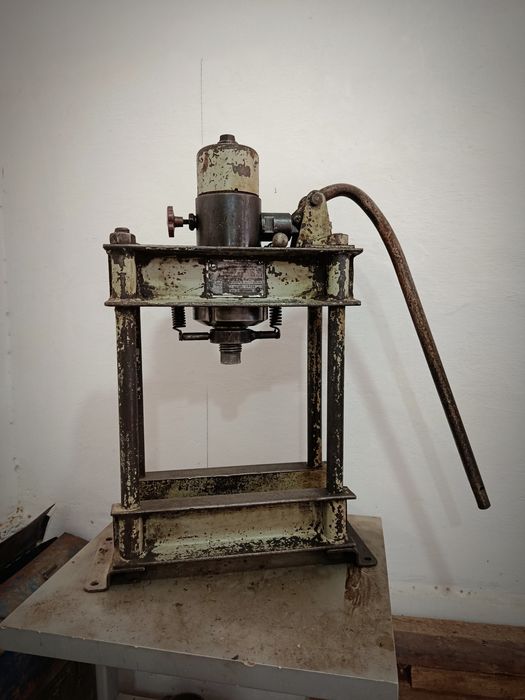 Пресс гидравлический ручной переносный модель П 6022