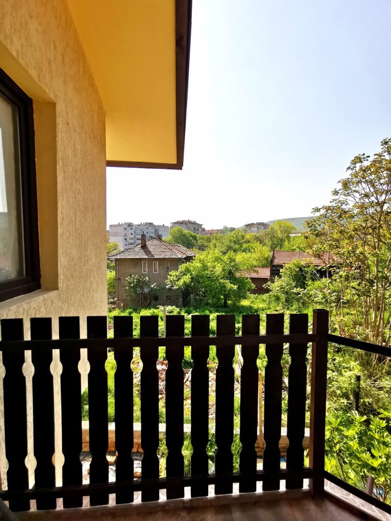 Продава се Къща в Горна Оряховица - 568 кв.м за 388 €/кв.м - Снимка #1