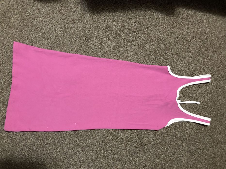 Rochita sport roz Bershka marimea Xs