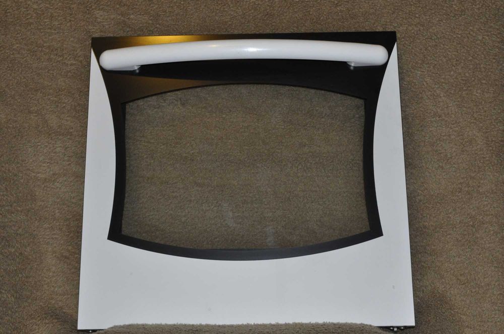 Ударили стекло.Треснуло стекло в духовке,в печке. Стекло сломалось.