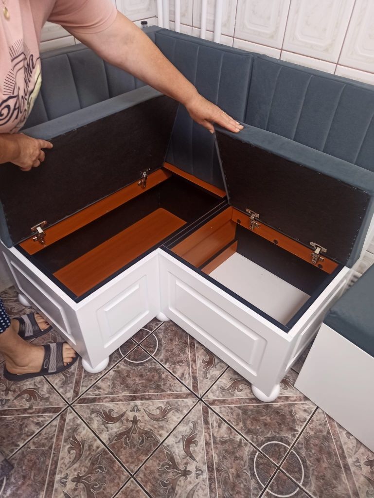 Coltar bucătărie cu taburet