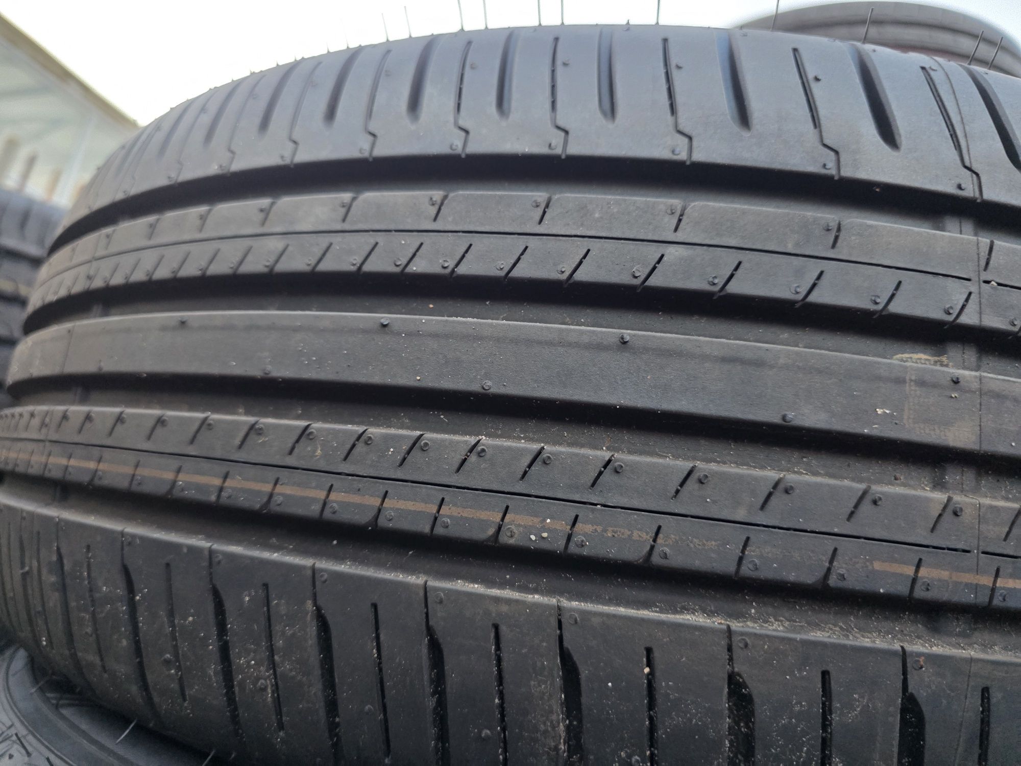 2бр Нови Летни гуми 215 50 18 - Falken