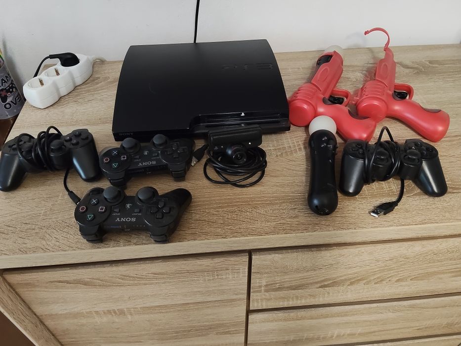 Consola de jocuri PS3 Slim, de vânzare !