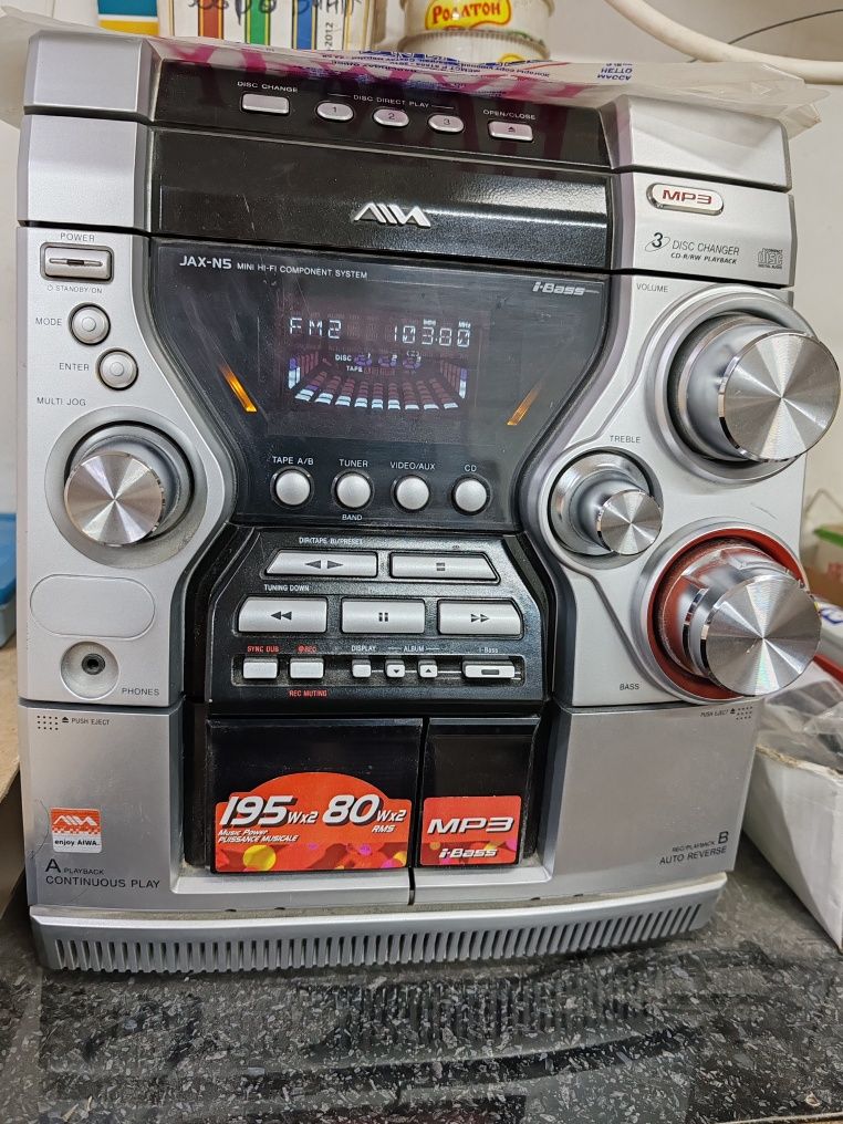 Продам музыкальный центр Aiwa.