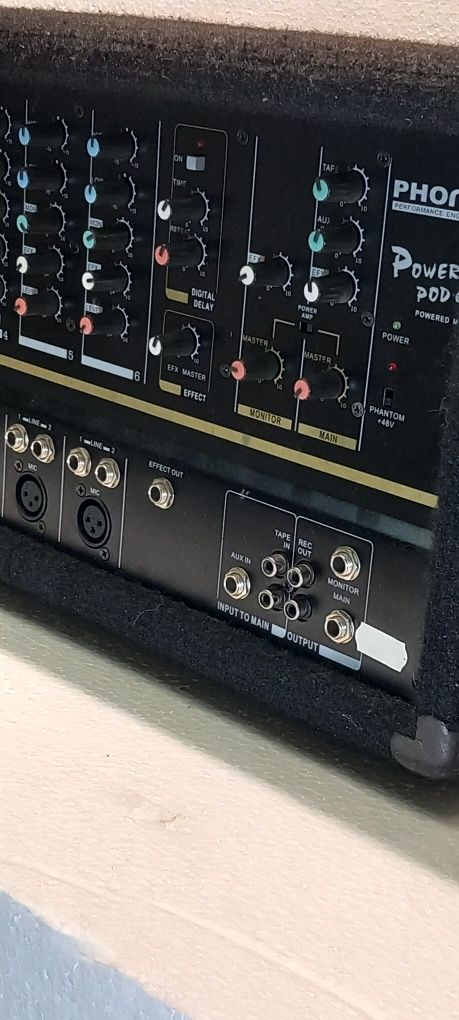 Mixer amplificat Phonic 2x150w