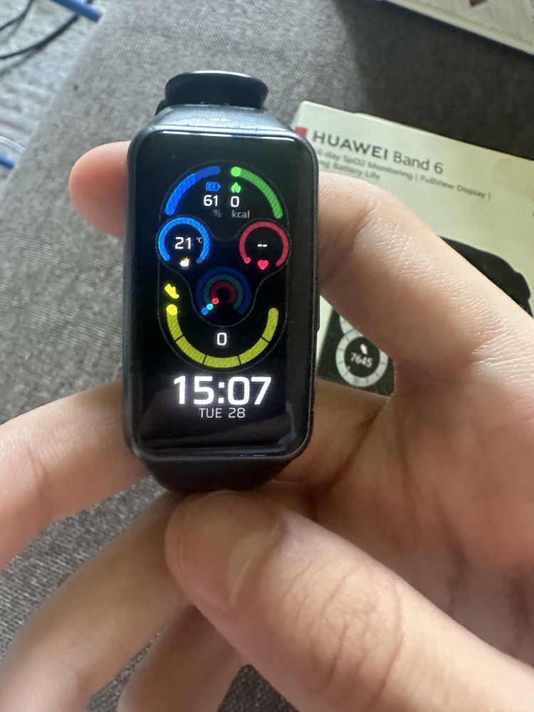 Huawei Band 6  в отличном состоянии