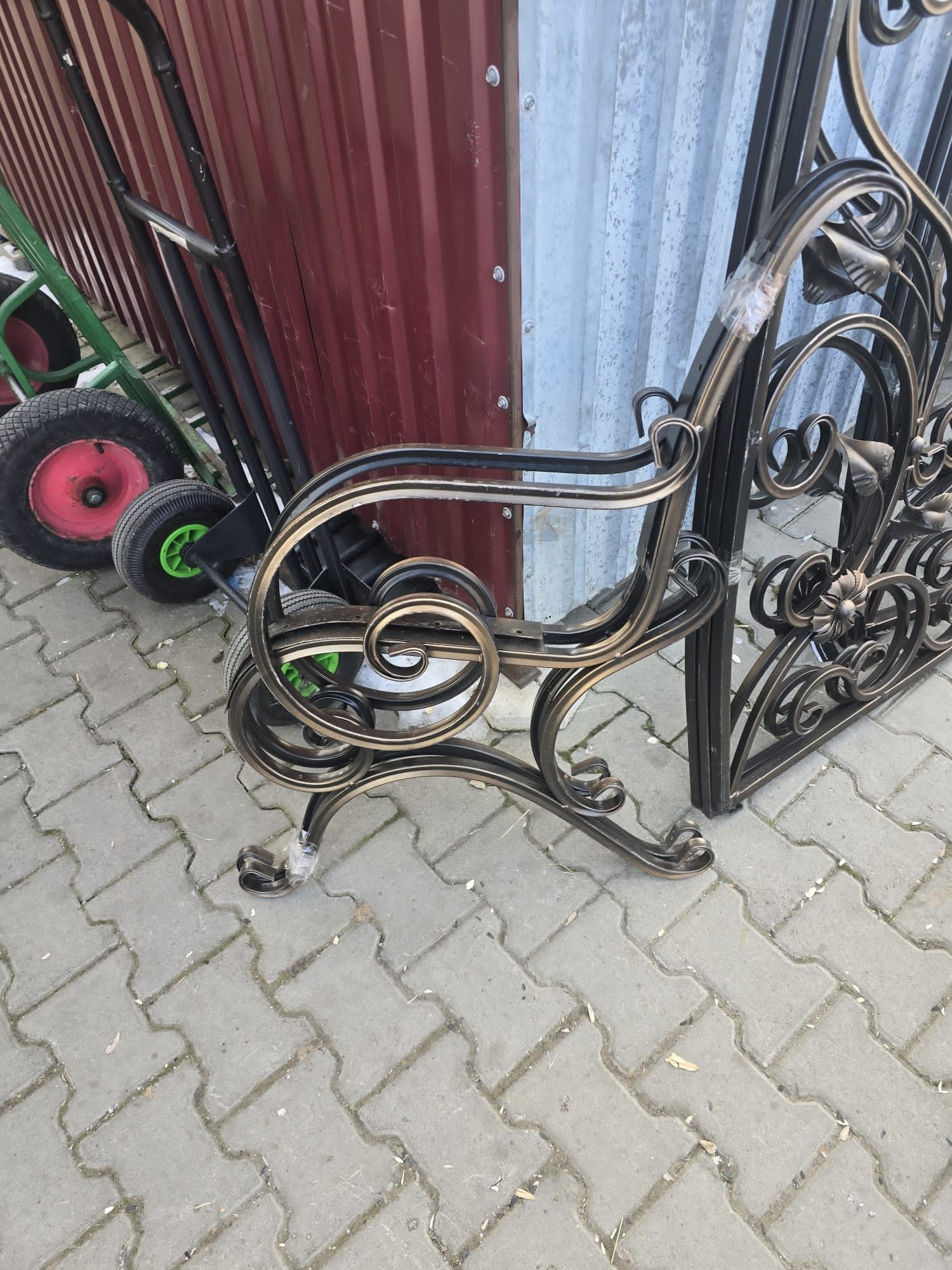 Picioare bănci fier forjat vopsit electrostatic, mese ,pergole