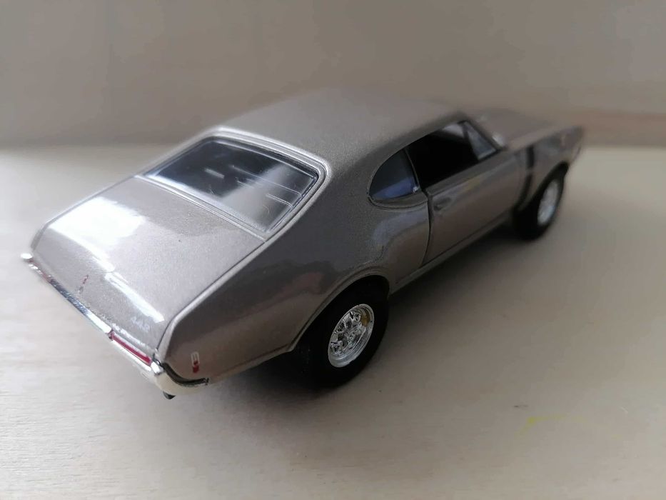 Олдсмобил 442 '68г в мащаб 1:34
