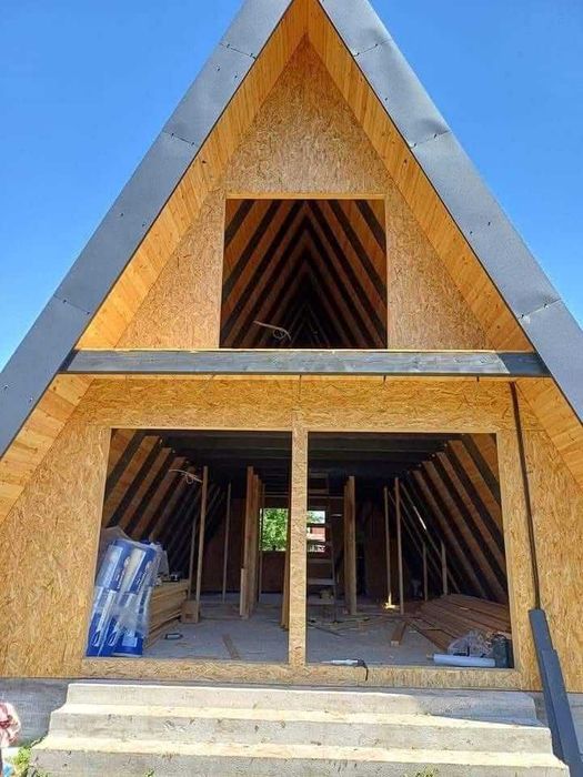 Vand case modulare moderne pe structura metalica,cabane tip A la cheie