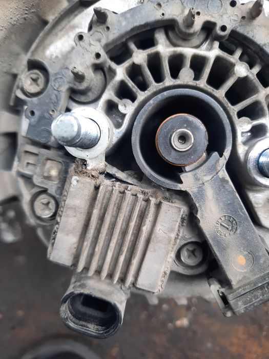 Genirtor coblt jentra.