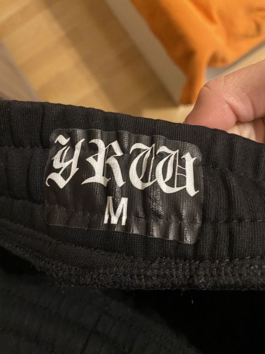 Pantaloni lungi YRW (Young Rich White)