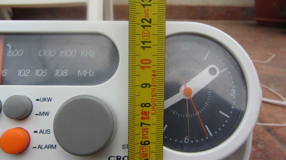 Radio alb cu ceas mare Crown Japan superb deosebit alarma lumina veghe