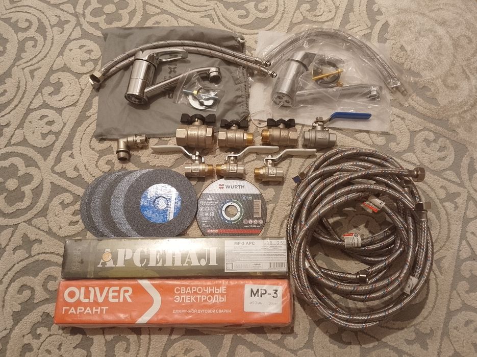 Продам смесител для раковины