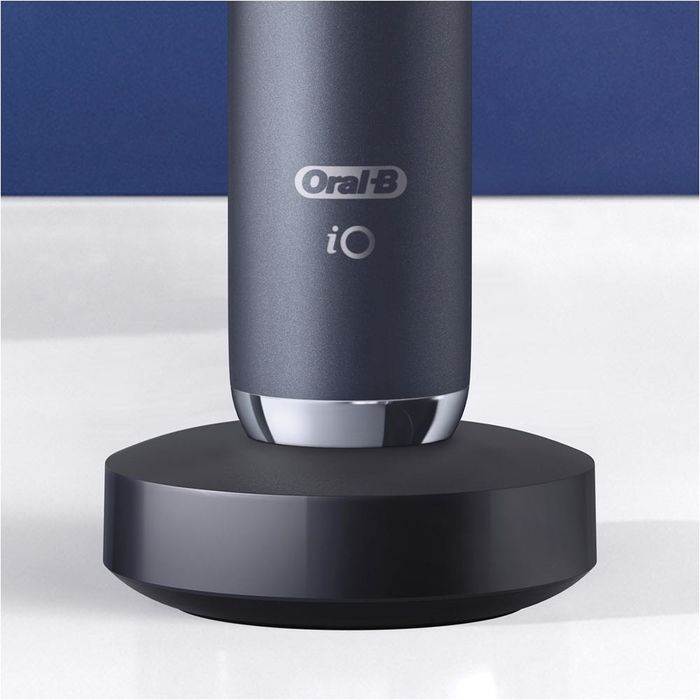 Електрическа четка за зъби Oral-B iO 9