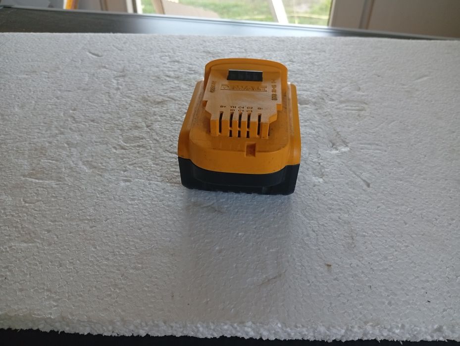 Acumulator dewalt 14.4v 4 ah