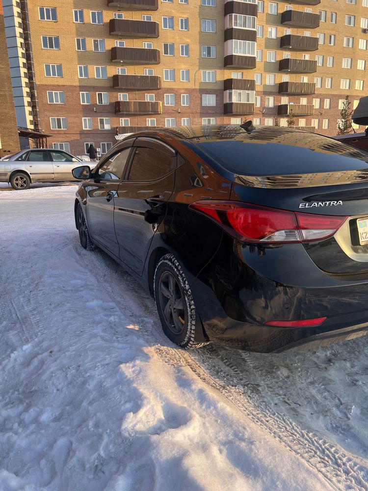 Hyundai Elantra 5 поколения