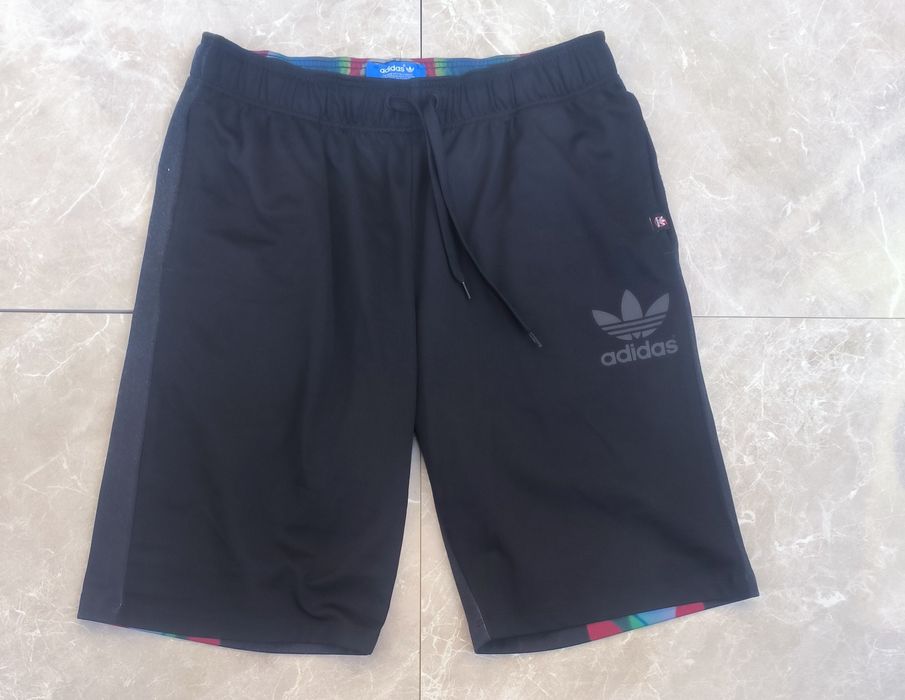 Adidas къси панталони S размер