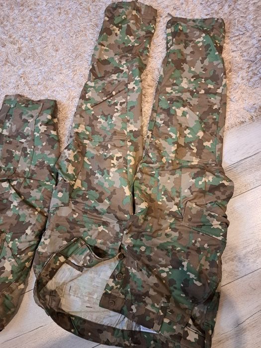 Costum combat camuflaj