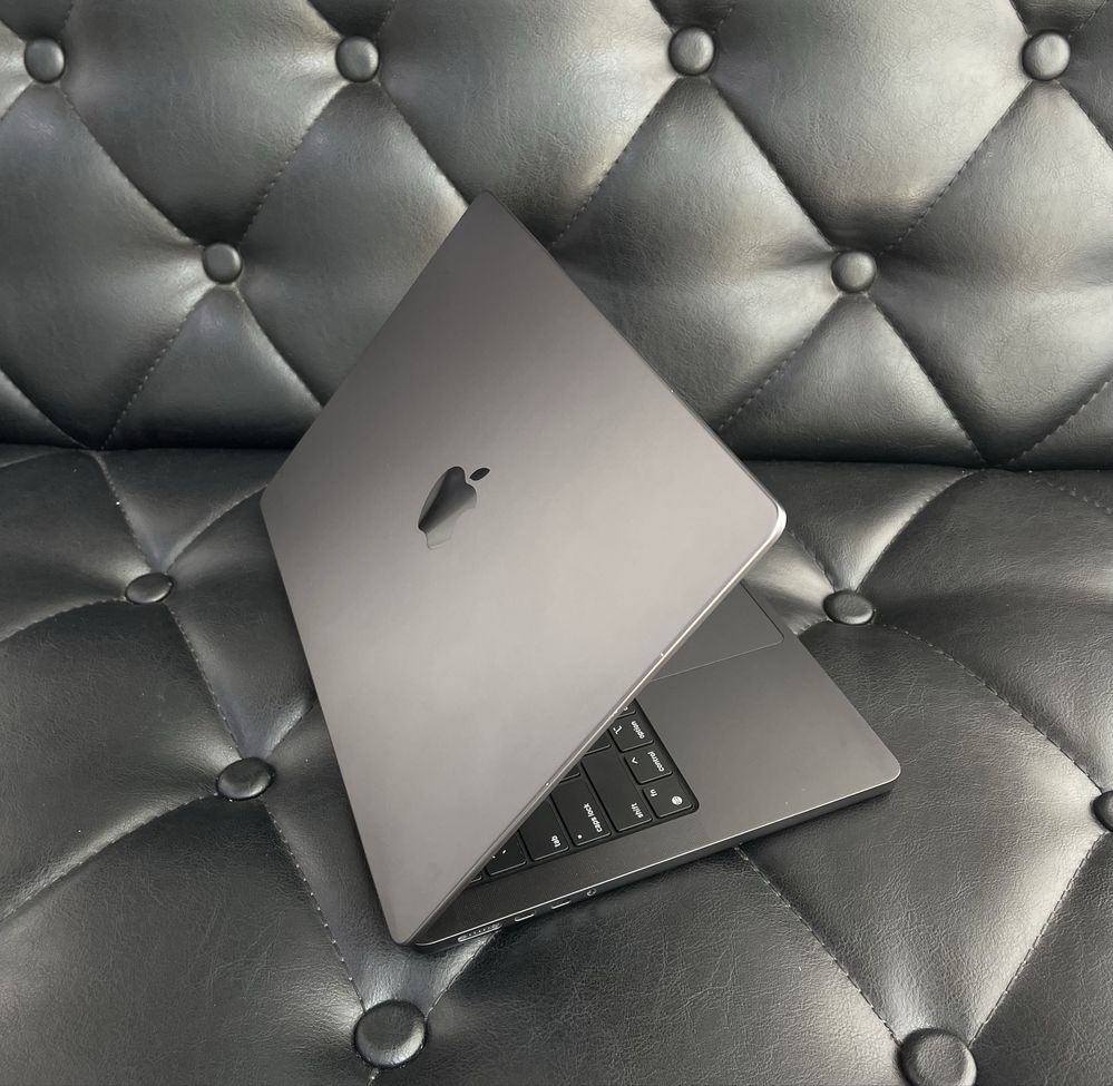 Apple MacBook Pro M3 Pro 14-inch 2023  года в хорошем состояние