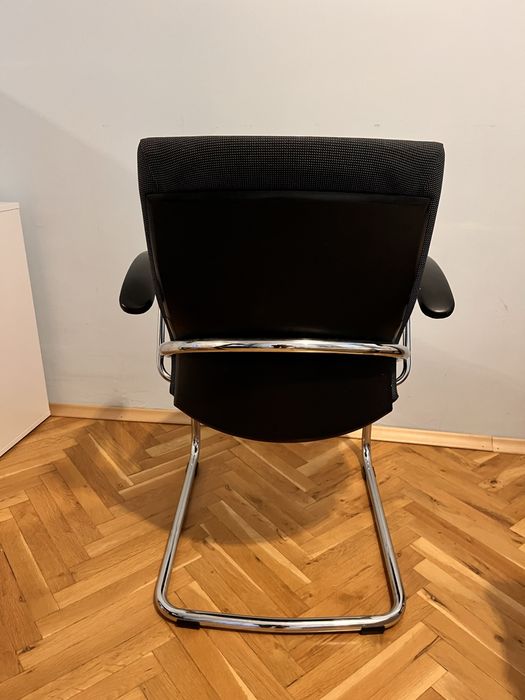 Работен стол без колелца