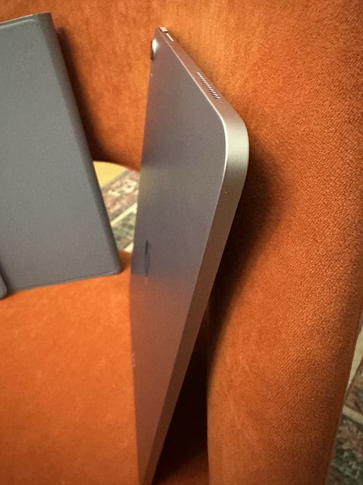 Продам Айпад Айр 2024