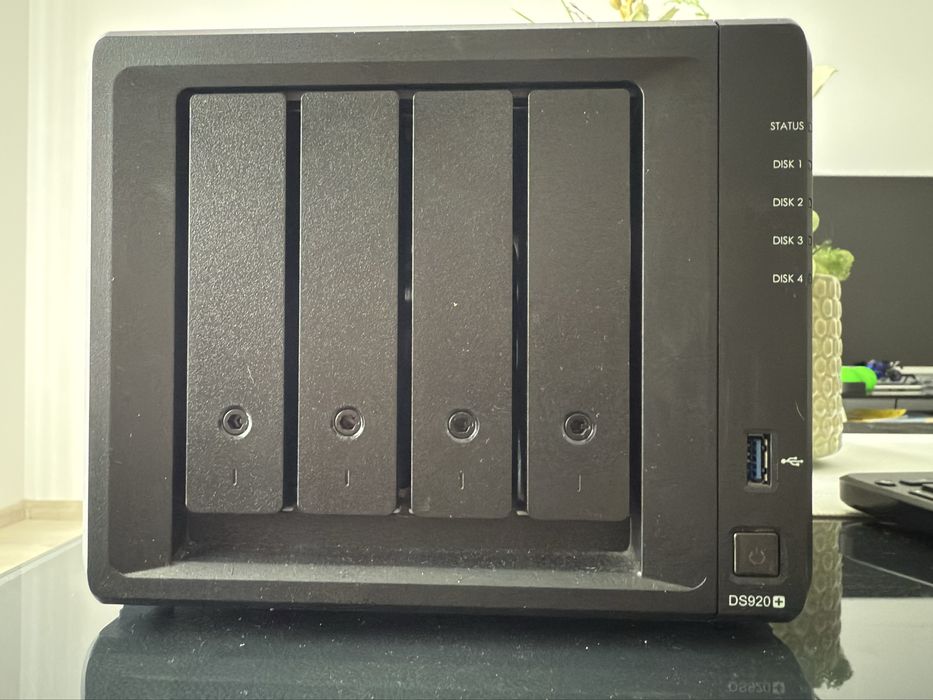 NAS Synology DS920+ cu SSD CACHE 512 GB