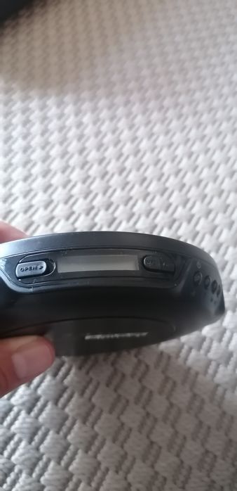 Vând CD player portabil Philips