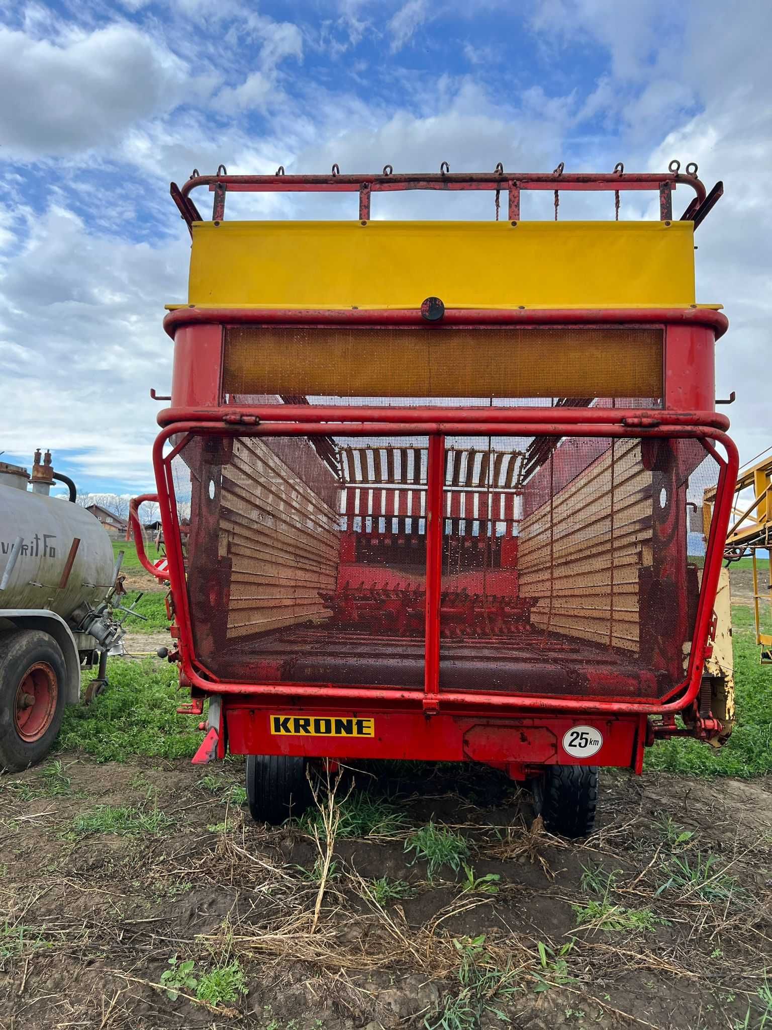 Vând remorcă pentru fan. 5000kg