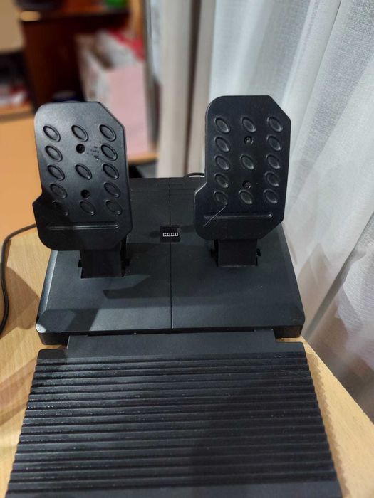 Play Station 4, două manete,volan si pedale
