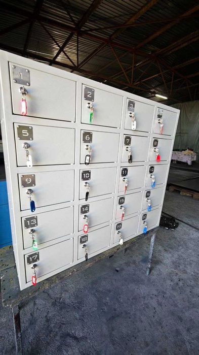 Шкаф для хранения мобильных телефонов на 20 ячеек