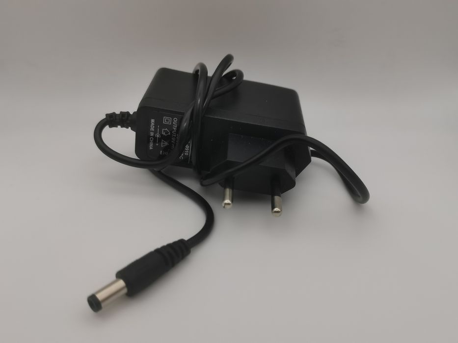 Sursa alimentare 9V 1A pentru Arduino