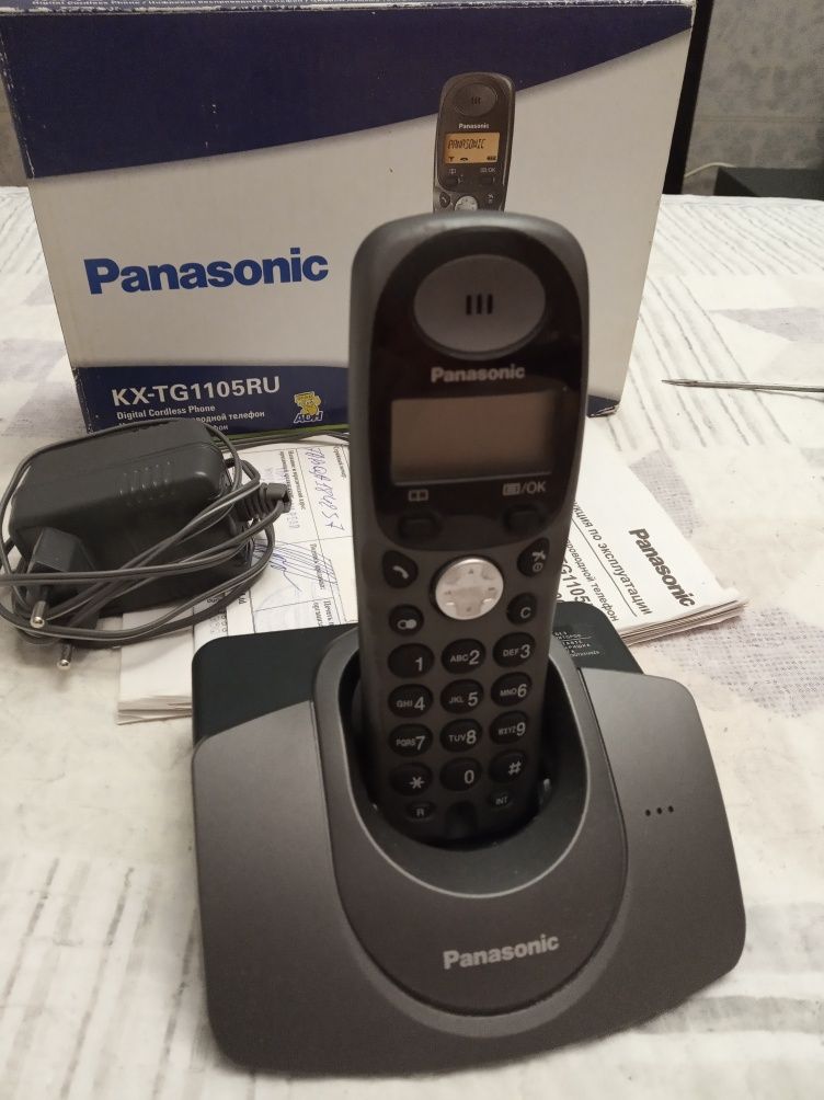 Цифровой беспроводной телефон "Panasonic" KX-TG1105RU, в отл.состоянии