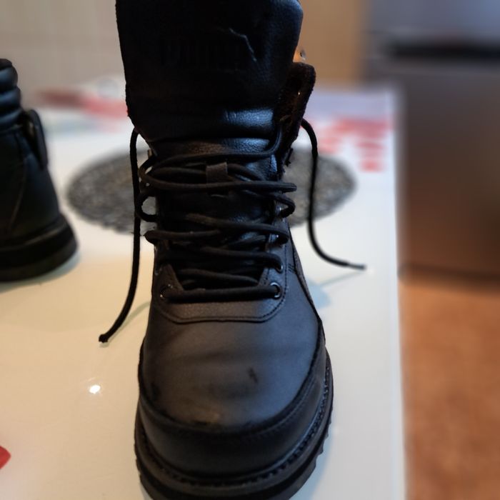 Ghete barbati și adolescenți.