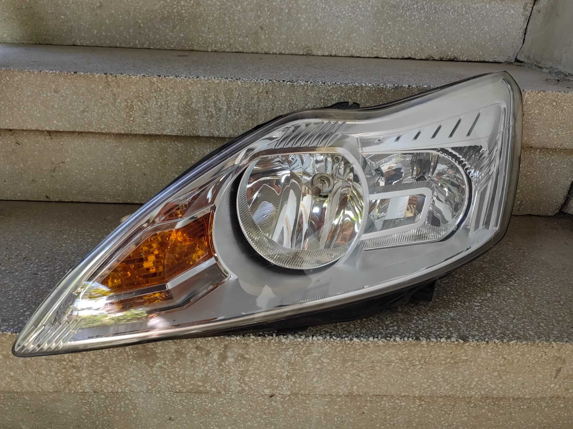 Фарове Ford Focus 07-11г. / Фарове Форд Фокус Оригинални