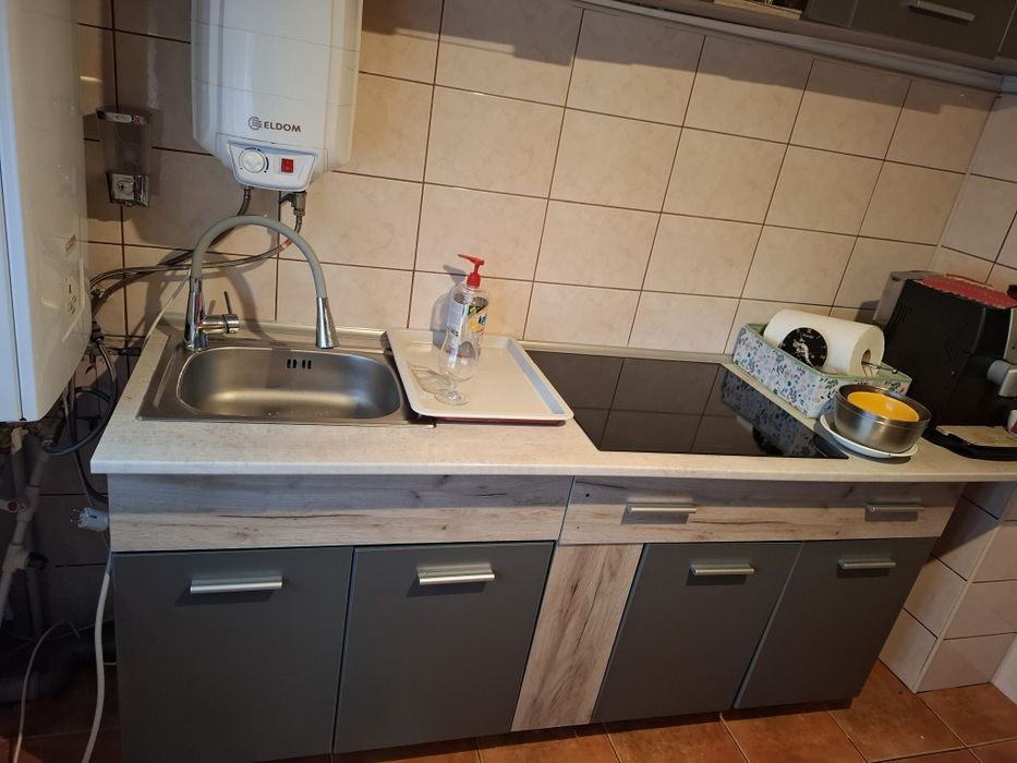 Apartament cu 2 camere decomandat!