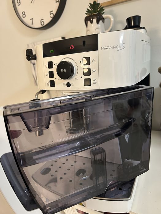 Aparat de cafea automat DeLonghi Magnifica S