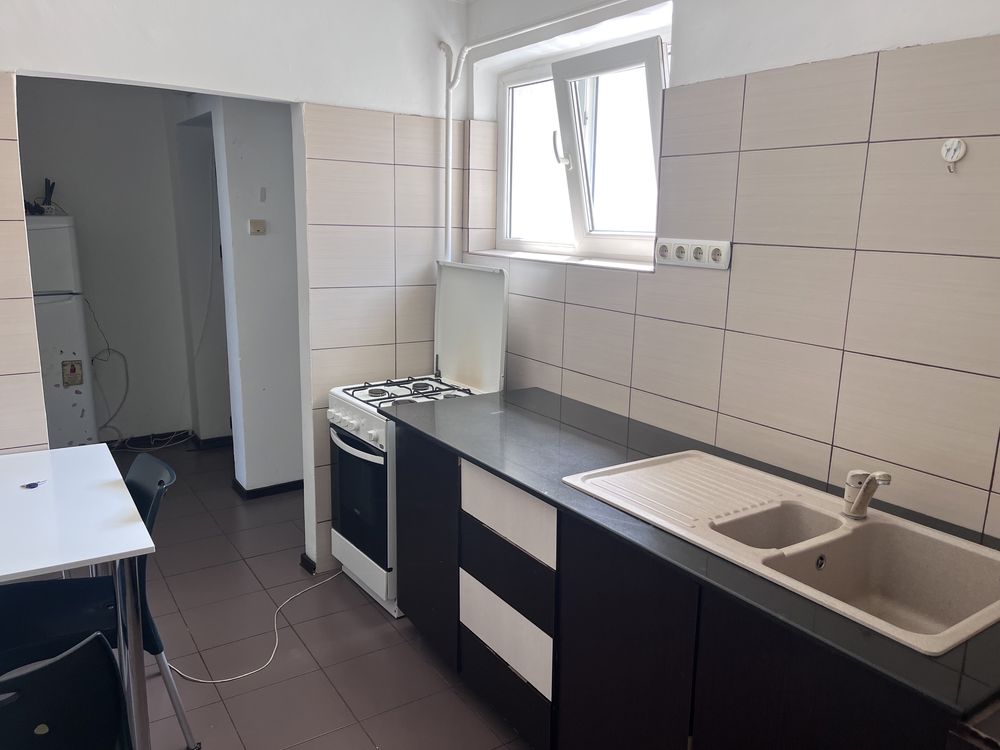 Inchiriez apartamanet 2 camere