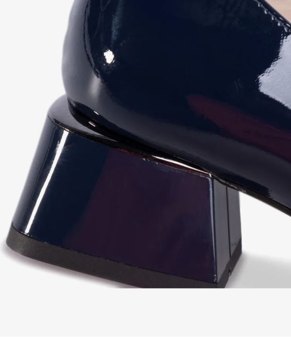 Тъмносини обувки от естествена кожа Sagan