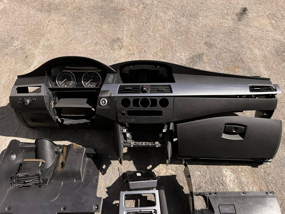 Арматурно тъбло BMW БМВ Е60 / Е61 фейс