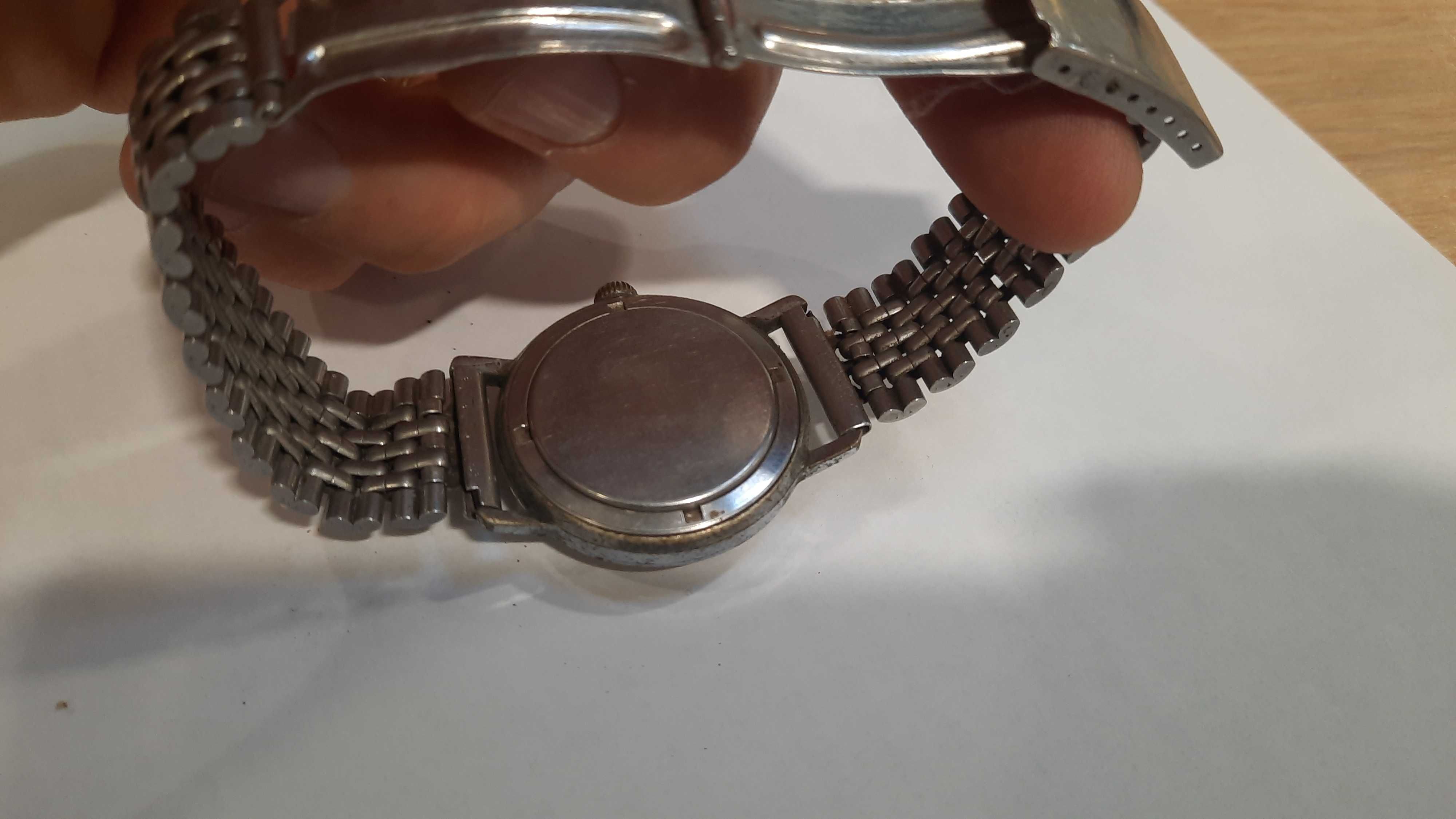 Ceas vechi de mana Wostok personalizat 17 jewels pentru colecționari