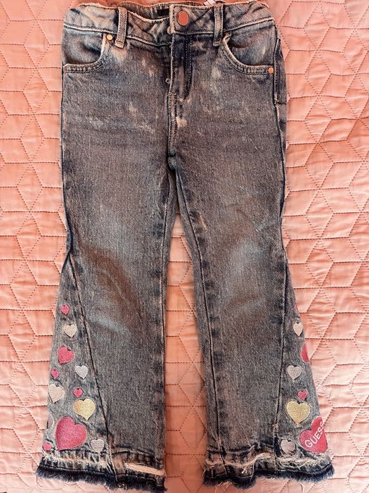 Детски дънки и комлекти Guess