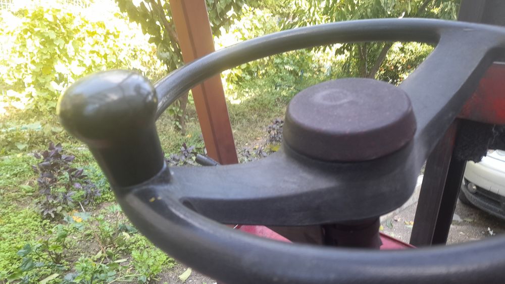 Продавам електрокар товароподемност 1000кг  2200мм височина.