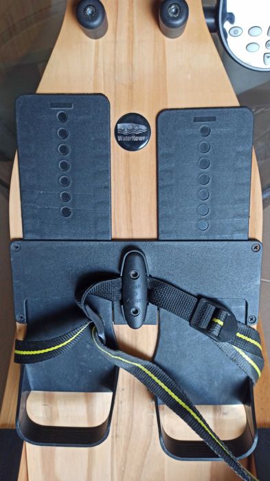 Aparat de vâslit cu apă WaterRower S4, maro stejar