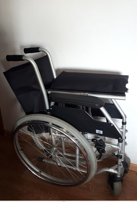 Продам инвалидной каляску