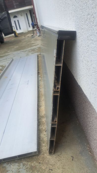 Vand obloane din. Aluminium.