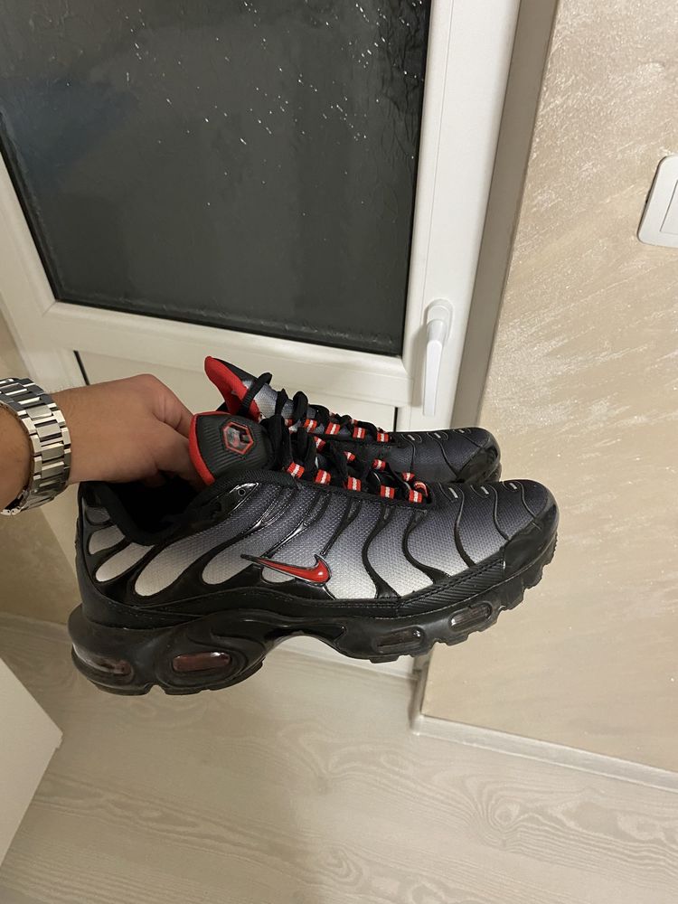 Nike tn в 44 номердоста добро състояние